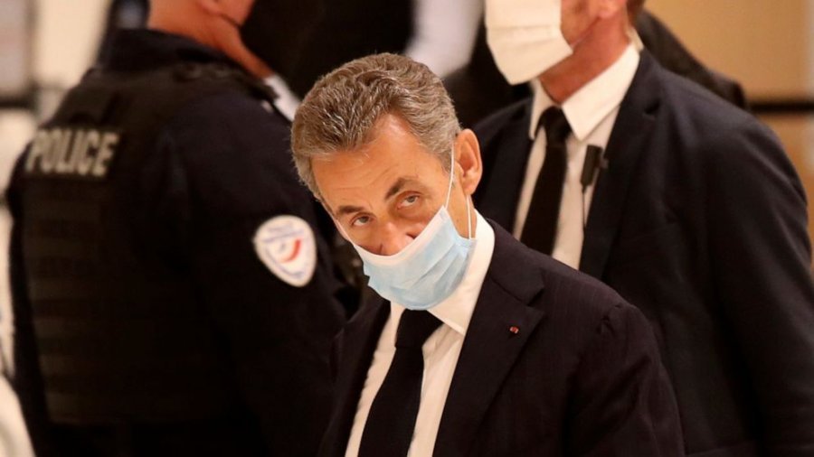 Shtyhet gjyqi i shekullit në Francë, Sarkozy pretendon se i rrezikohet shëndeti nga pandemia
