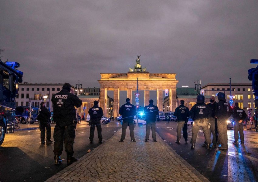 Gjermania lehtëson kufizimet anti-Covid për Krishtlindje