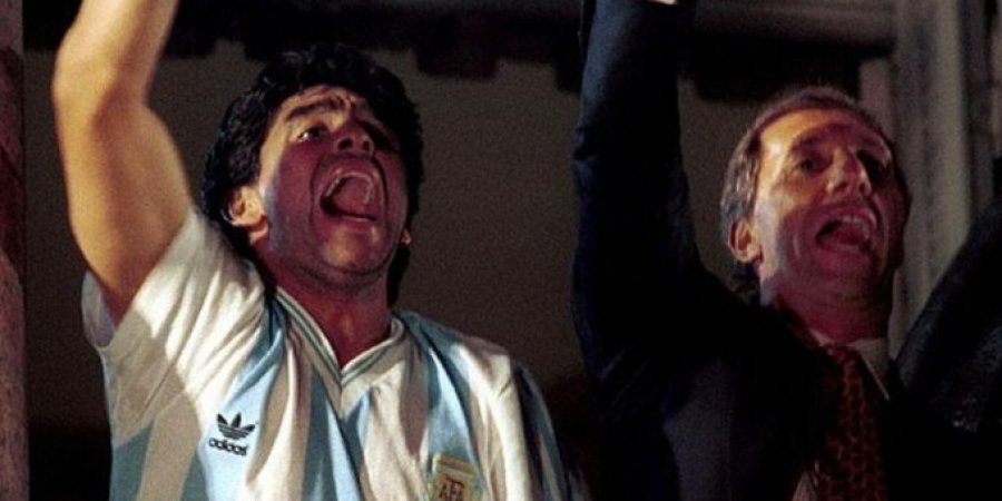 FOTO/ E gjithë bota në lot për vdekjen e Maradona-s, por një person ende nuk e ka marrë vesh lajmin