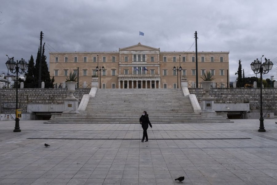 Greqia zgjat masat, izolimi do të mbetet deri në 7 dhjetor