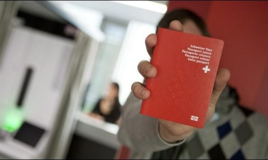'Këta të dy nuk integrohen me fshatin tonë': Çiftit shqiptar i refuzohet pasaporta 13 vite rresht