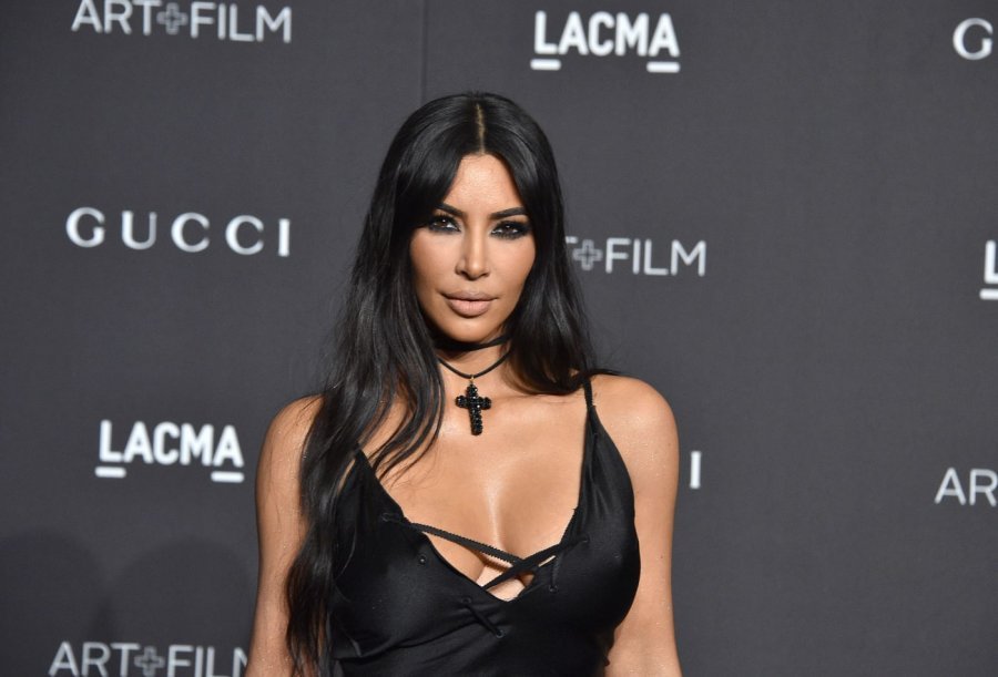 Ky është look-u i ri i Kim Kardashian!