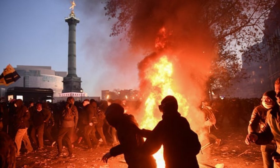 Protesta të dhunshme në Francë kundër projektligjit të sigurisë