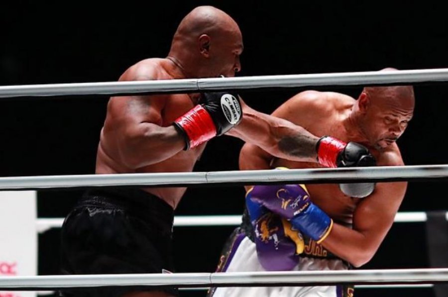 VIDEO/ Mike Tyson - Roy Jones, nuk ka fitues në duelin e shumëpritur