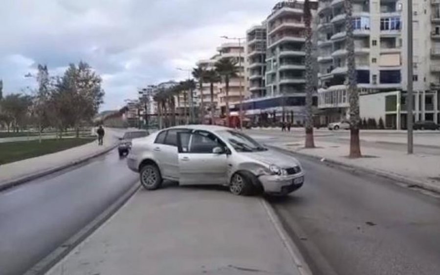 VIDEO/ Humb kontrollin e automjetit, plagoset shoferja në Vlorë