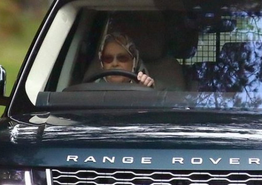 Mos e humbisni, është 94 vjeçare por mbretëresha Elizabeth II e vozit 'Range Rover-in' 
