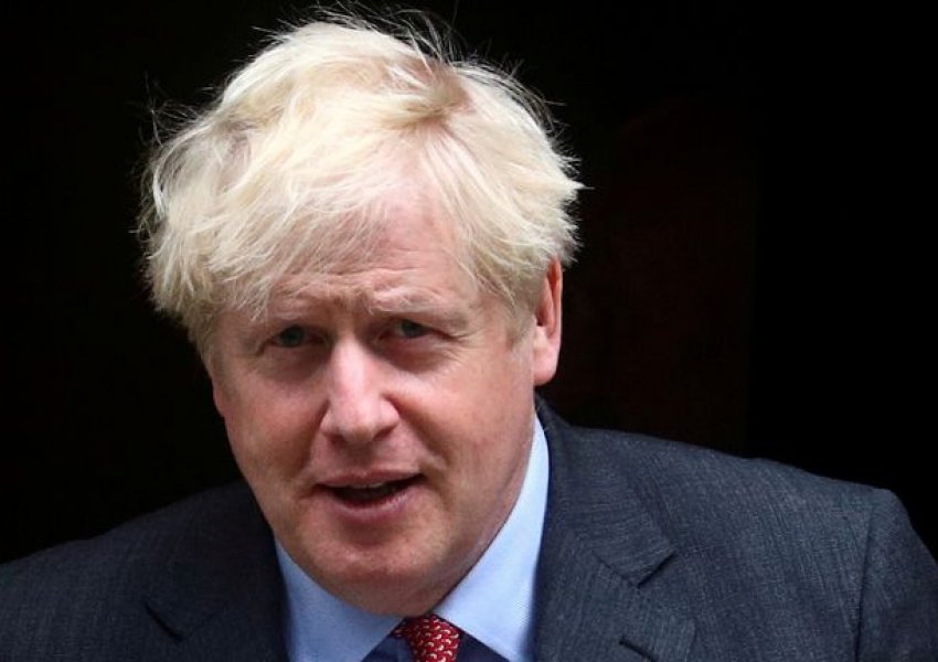 Johnson paralajmëron: Britania do të përjetojë një rrugë plotë me tronditje prej Covid-19