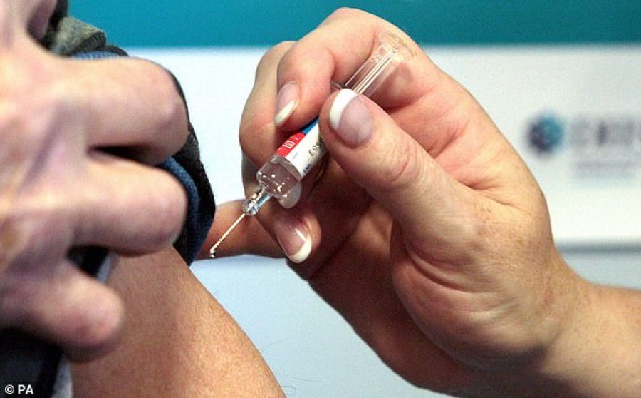 Sondazhi: 54% e shqiptarëve janë kundër vaksinës së Covid-19