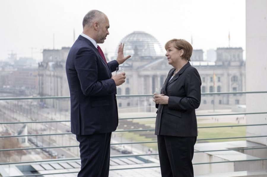 Edi Rama njofton i lumtur: Bisedova 60 minuta në telefon me Merkelin