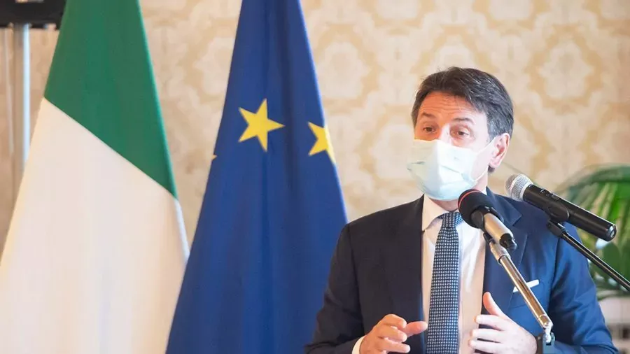 Rritja e infektimeve/ Kryeministri Italian firmos dekretin për masat e reja kundër Covid-19