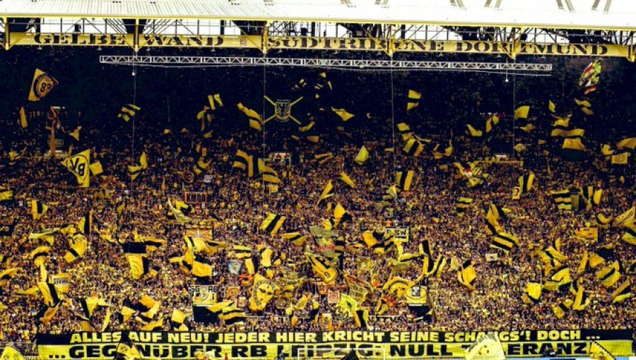 ‘Signal Iduna Park’ hap dyert, Dortmund-Schalke luhet me numër të limituar tifozësh