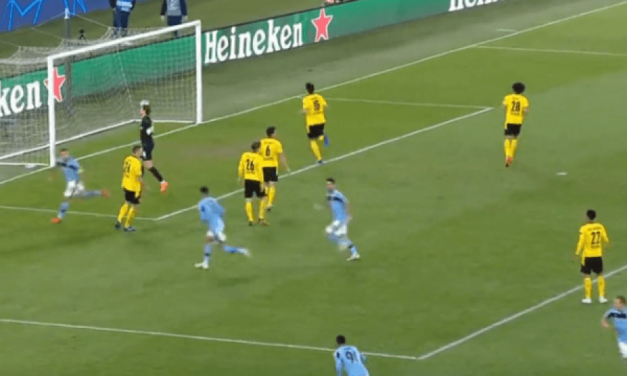 VIDEO/ 6 minuta lojë, shënohet goli i parë në Lazio - Dortmund