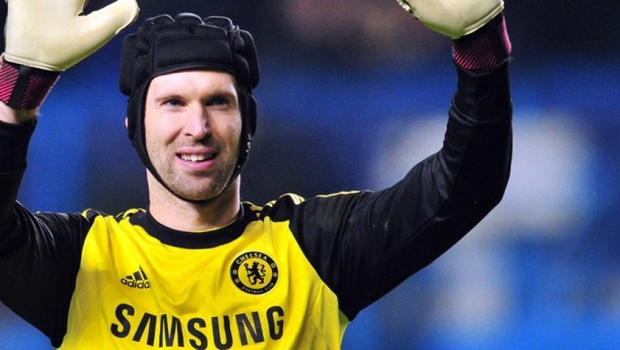 Chelsea përfshinë Peter Cech në skuadrën e Premier League