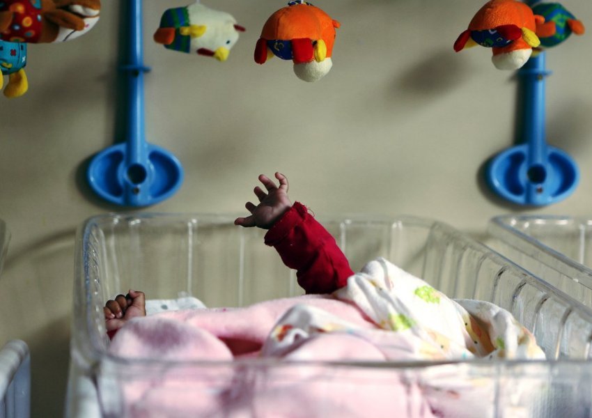 E rëndë/ Nëna në Itali braktis foshnjën e porsalindur në spital pasi u infektua Covid 19
