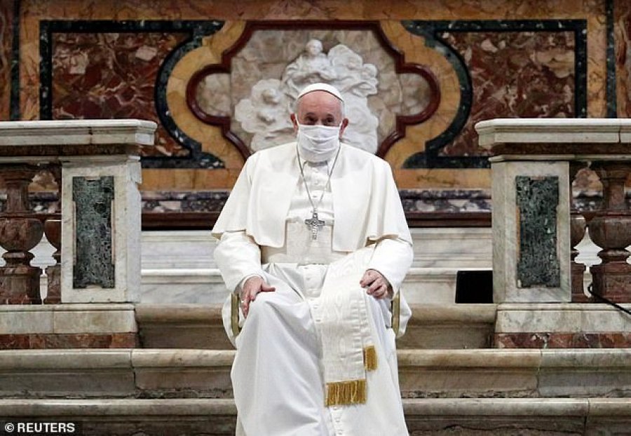 Papa ekspozohet ndaj Covid-19/ U takua ballë për ballë me diplomatin e Vatikanit i cili doli pozitiv 