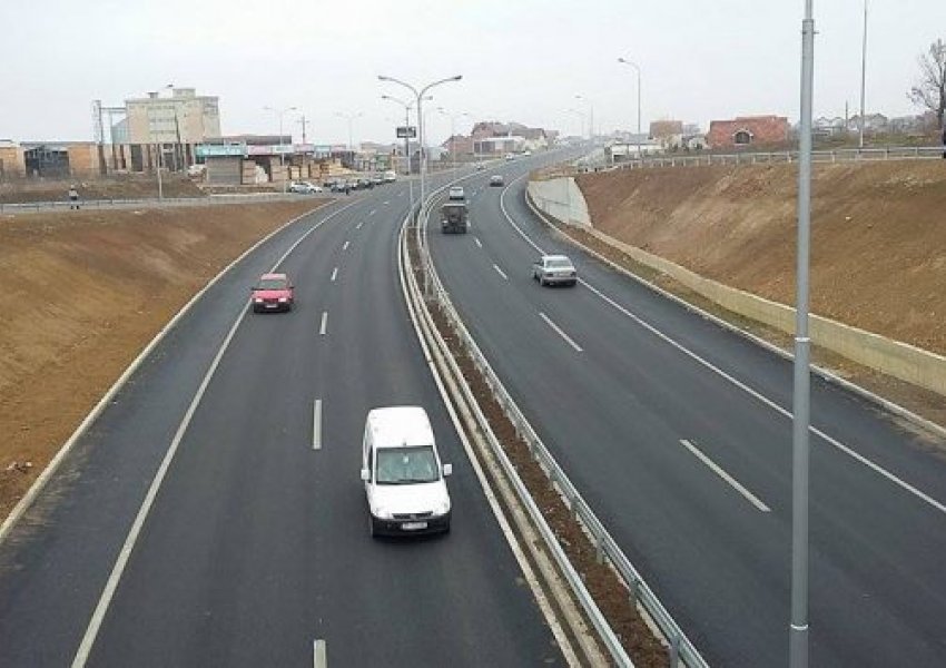 Autostrada Prishtinë - Dheu i Bardhë, po vonohet, ja cilat janë arsyet
