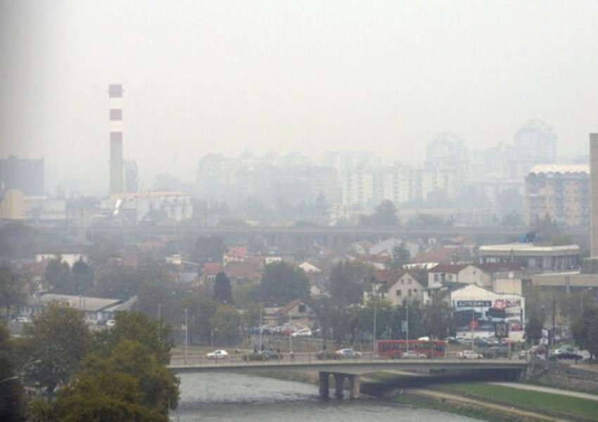 Ndotja dhe era e rëndë “helmojnë” Shkupin, qytetarët kërkojnë zgjidhje
