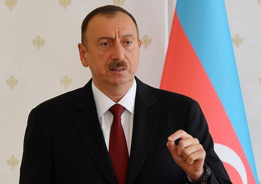 Presidenti Azerbajxhanit: Gati të zgjidhim konfliktin politikisht dhe ushtarakisht