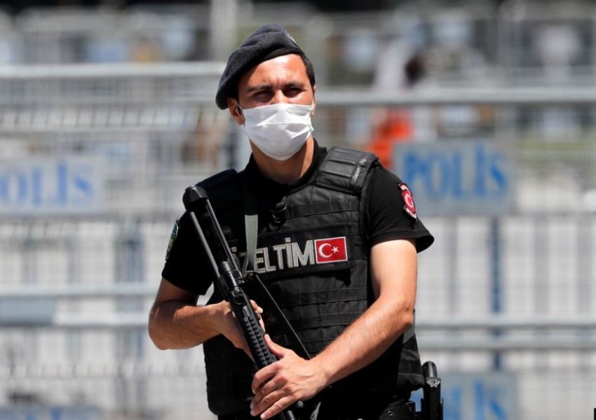 Sulme terroriste gjatë festave kombëtare/ Turqia arreston 7 pjesëtarë të dyshuar të IS-it