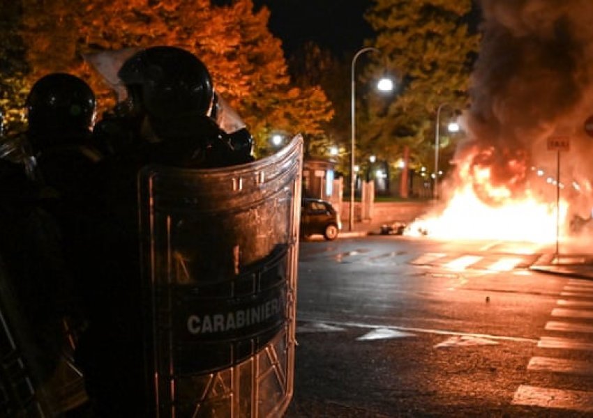 Policia italiane, gaz lotsjellës kundër protestuesve anti-shtetrrethim 