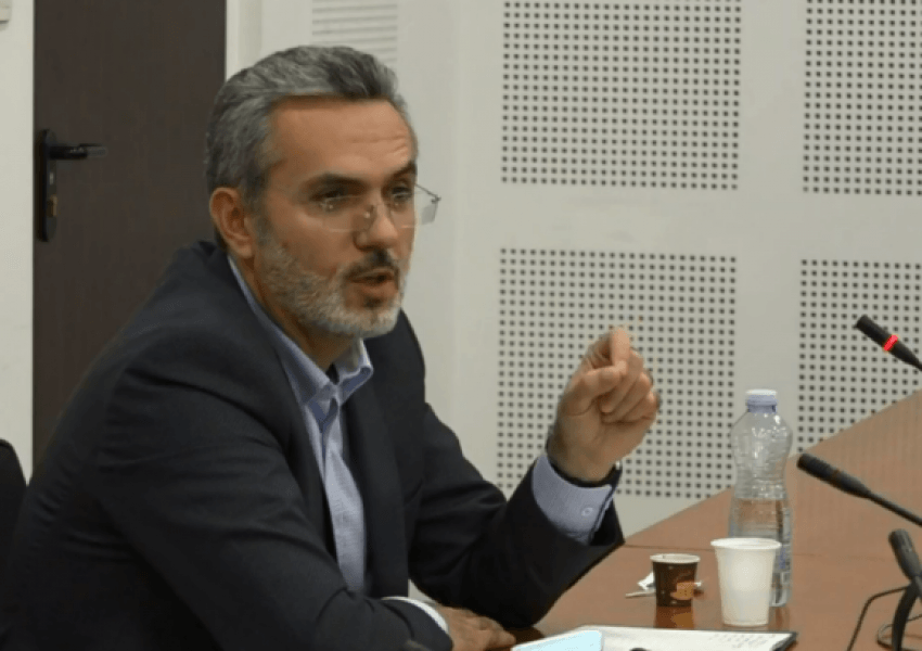 Ish-ministri, Bujar Dugolli i jep një goditje të fortë pas 15 viteve, Baton Haxhiut 