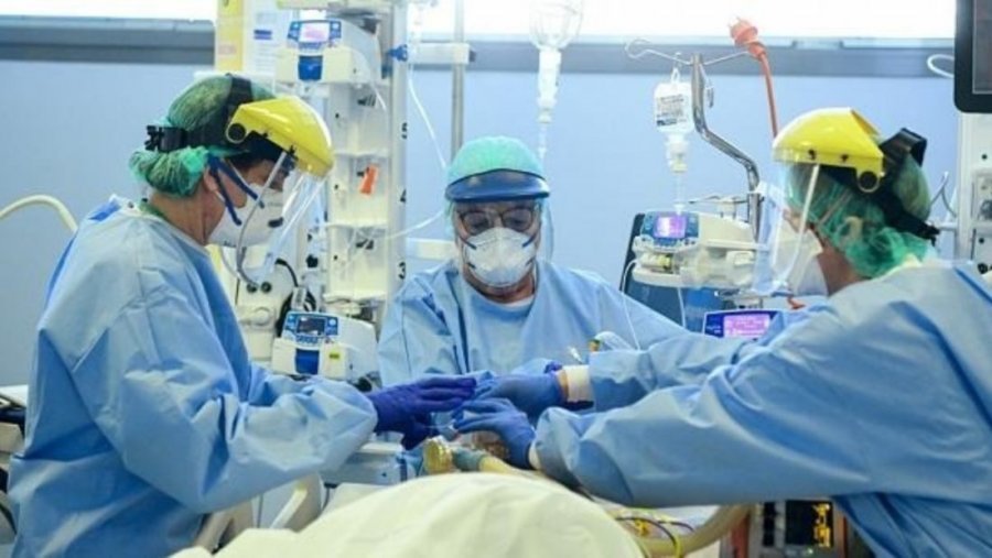 Suedia shënon rekordin e infektimeve, kurse Italia rekordin e viktimave