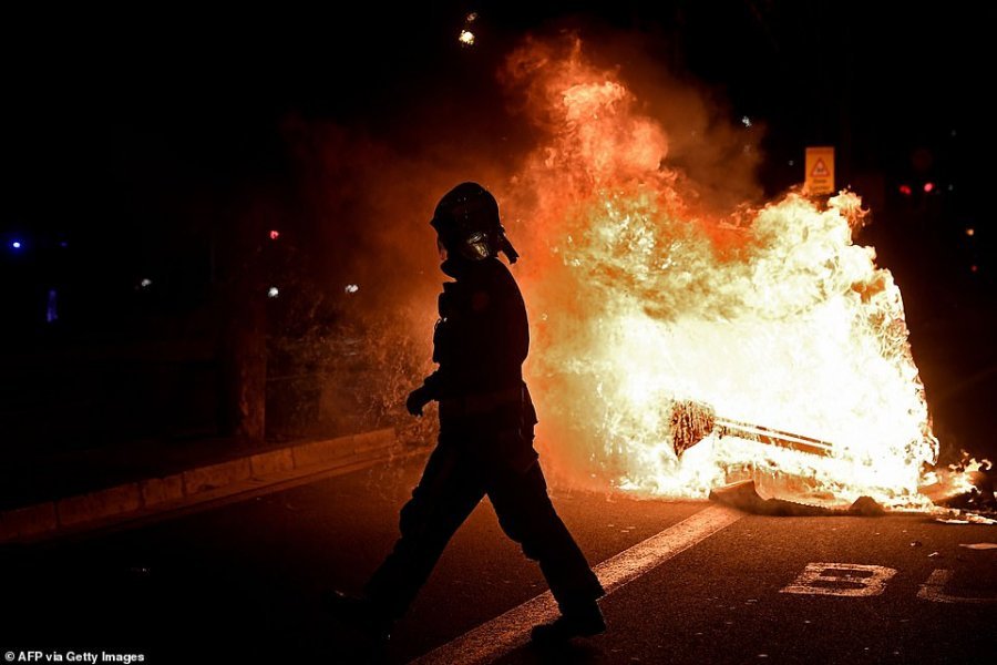FOTOT/ Ndizet Europa, revoltë kundër masave të kufizimeve