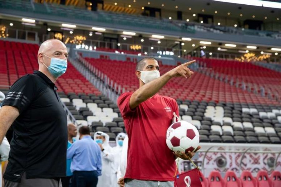 Koronavirusi prek personin më të rëndësishëm të futbollit, izolohet Infantino