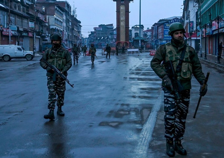 Kryeministri i Pakistanit: Bisedimet me Indinë vetëm nëse hiqet rrethimi i Kashmirit