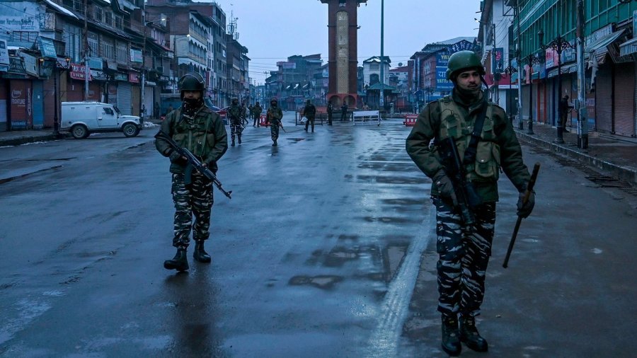 Kryeministri i Pakistanit: Bisedimet me Indinë vetëm nëse hiqet rrethimi i Kashmirit