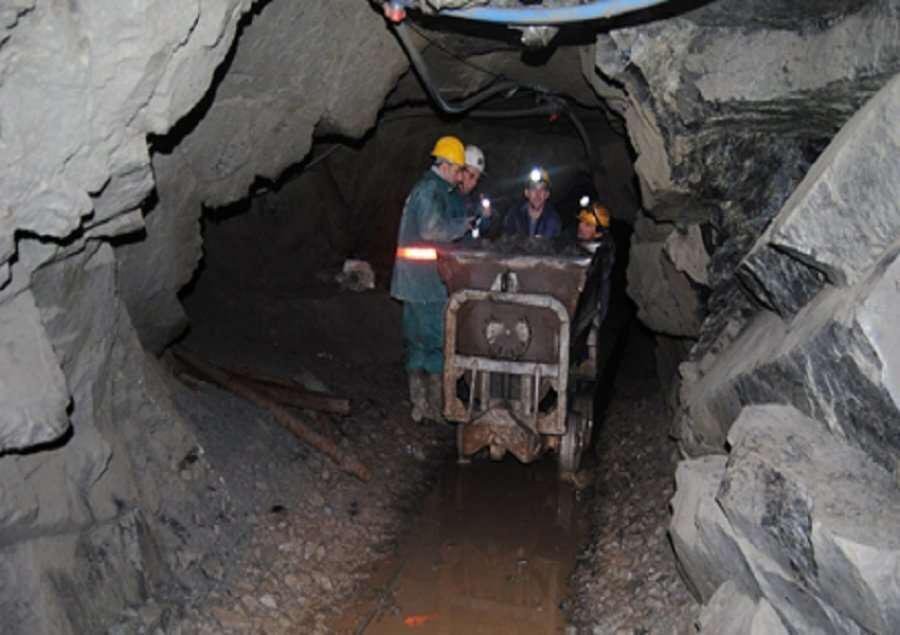 Aksident në minierën e Bulqizës, plagoset minatori