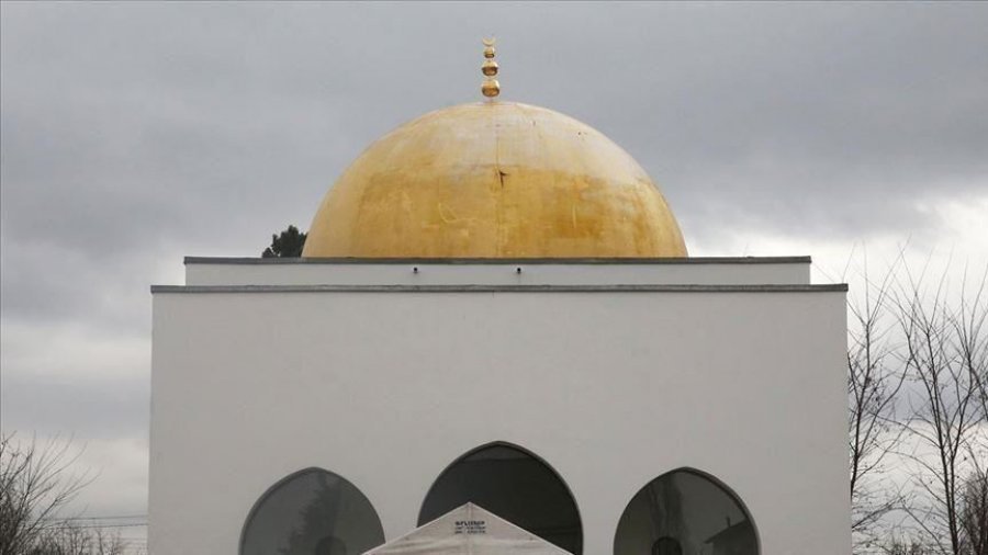 Letër kërcënuese xhamisë në Francë: ‘Lufta ka filluar, ne do t’ju dëbojmë’