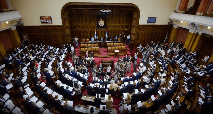 Fjalimi i shqiptarit që e dridhi Parlamentin e Serbisë