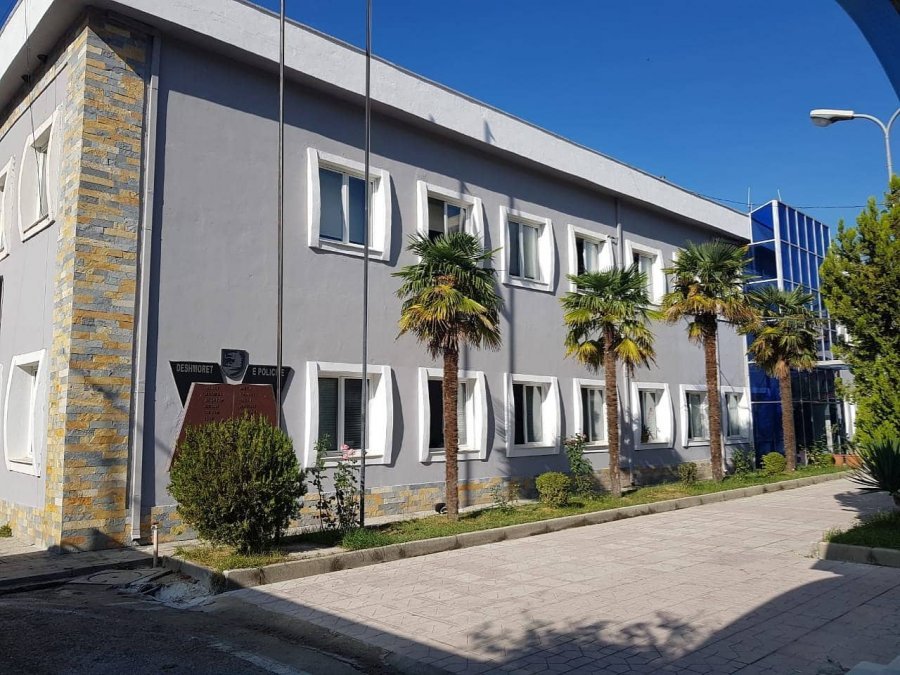 Dhunonte dhe kanosi me thikë bashkëshorten, arrestohet 43-vjeçari në Vlorë
