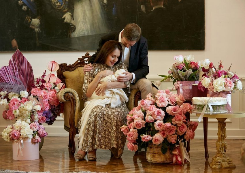 Elia Zaharia dhe Princ Leka prezantojnë Princeshën, zbulojnë rastësinë e veçantë të ditës së lindjes 
