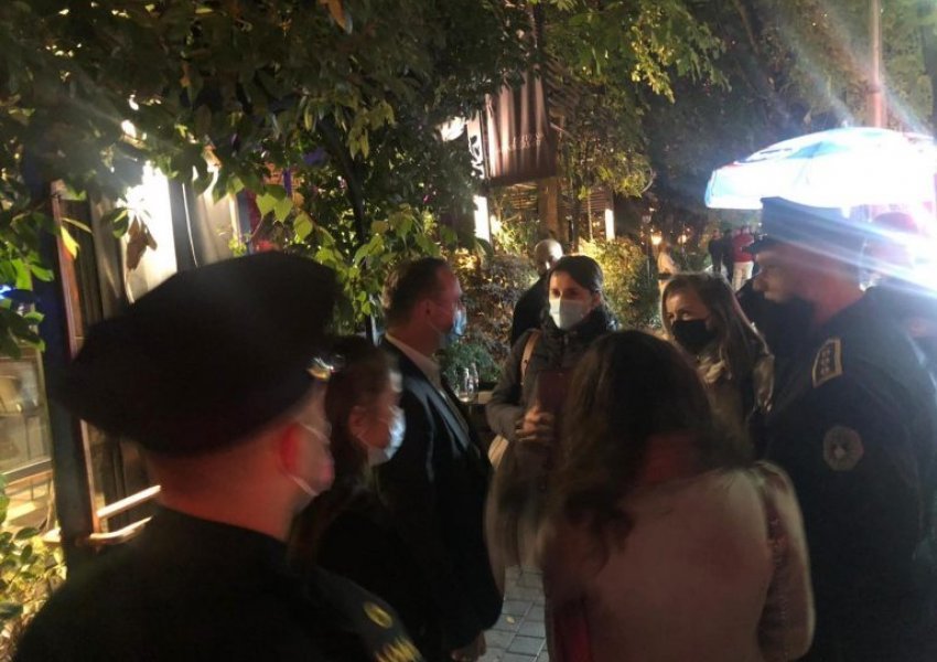 Ministri me polici i mbyll 'kafet e vogla' në Prishtinë