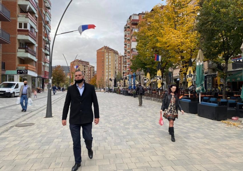 Deputeti Bajqinovci shetit tre orë nëpër veri të Mitrovicës