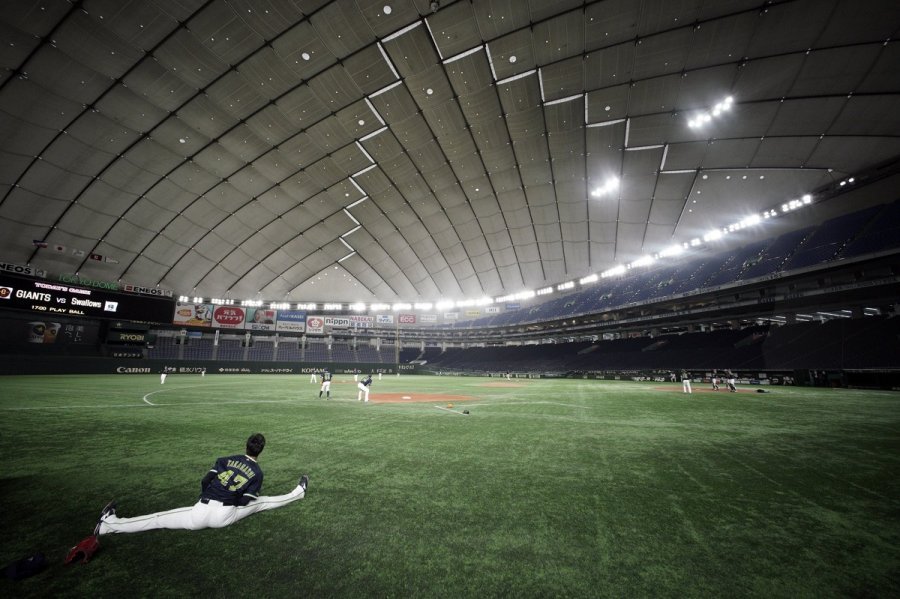 Japonia, eksperiment 3 ditor në stadiume për përhapjen e Covid
