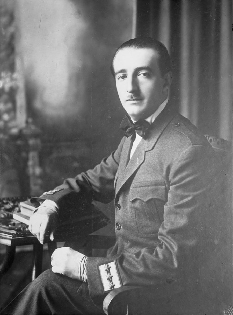 1928: Fotografitë ekskluzive të shpalljes ‘Mbret’ të Ahmet Zogut në gazetën Excelsior