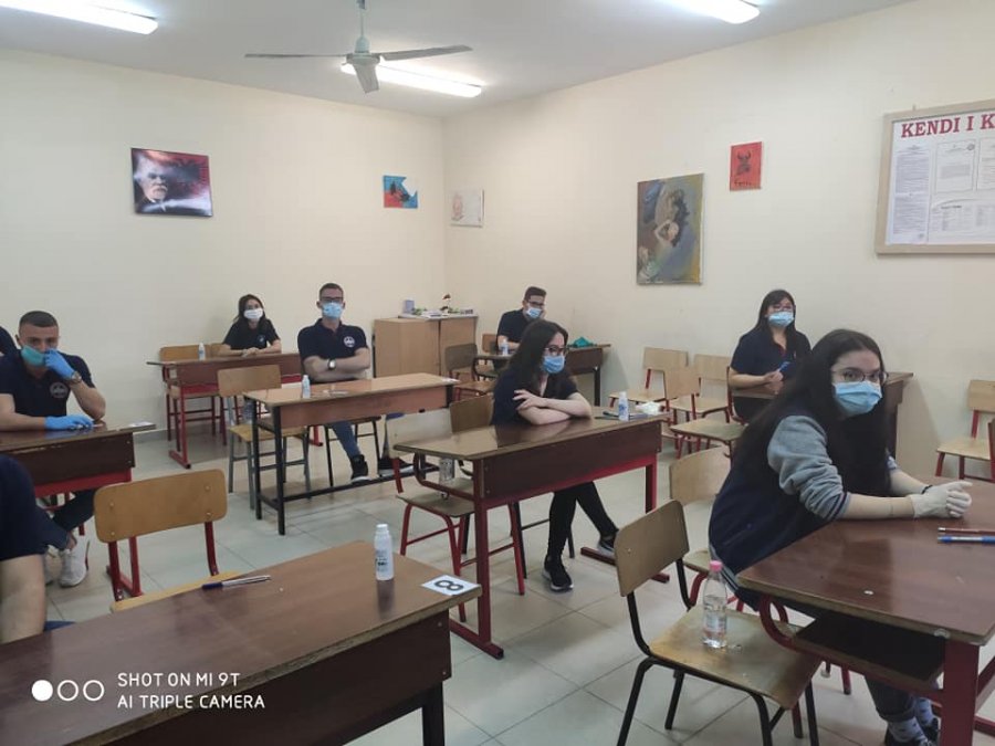 Shkollat, Ministria tregon me video, rregullat e rrepta të qëndrimit në klasa