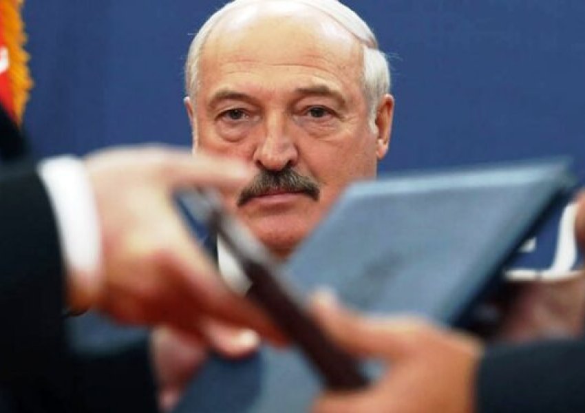 Lukashenko bëri befas betimin për mandat të ri presidencial në Bjellorusi