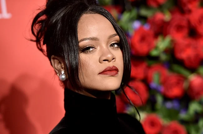 Aksidentohet Rihanna, fotot me fytyrën e nxirë bëjnë xhiron e rrjetit 