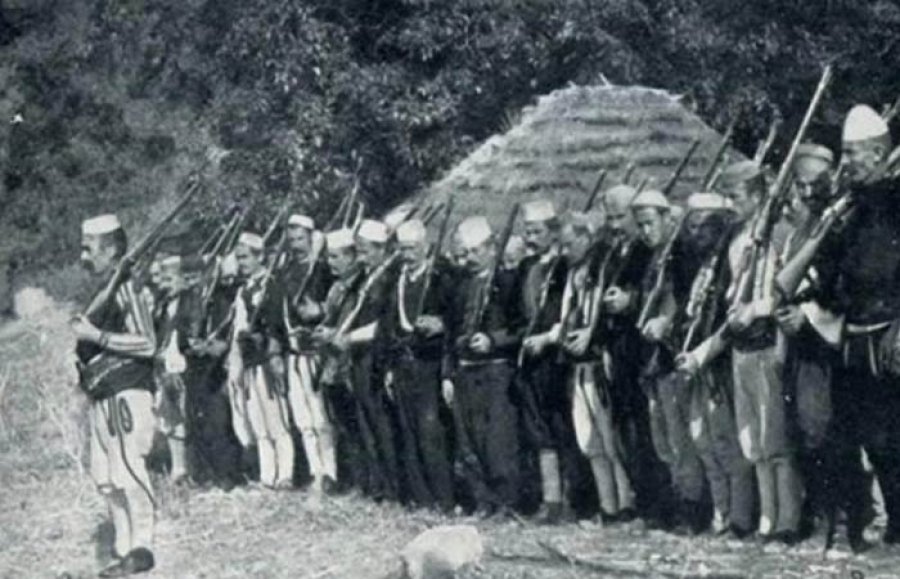 'Rrnoftë Shqipëria! Nuk i dorzohem klyshëve t'Stalinit': Kryengritja e Postribës dhe 7 varret e një familjeje