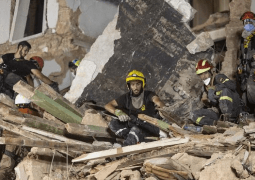 30 ditë pas shpërthimit tragjik/ Vijojnë kërkimet për të mbijetuar në Beirut   