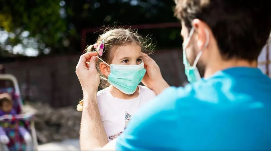 ‘Fëmijët mund të bartin virusin nga mjediset e kujdesit, në shtëpitë e tyre’  