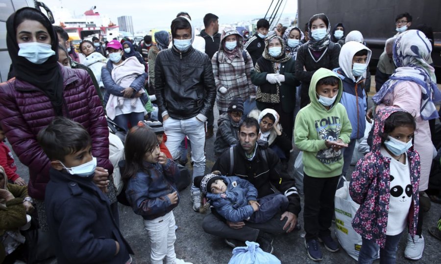 Infektohen me koronavirus 14 emigrantë në Lesbos, frikë për një vatër të re shpërthimi