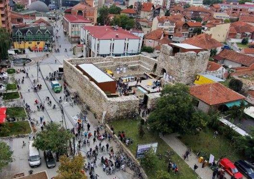 LVV në Vushtrri kërkon që teatri i qytetit të mbajë emrin “Adem Mikullovci”