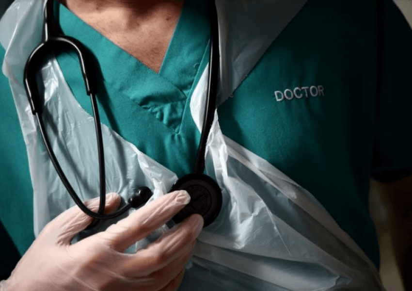 OBSH: ‘Një në shtatë raste të COVID-19 është një punonjës shëndetësor’