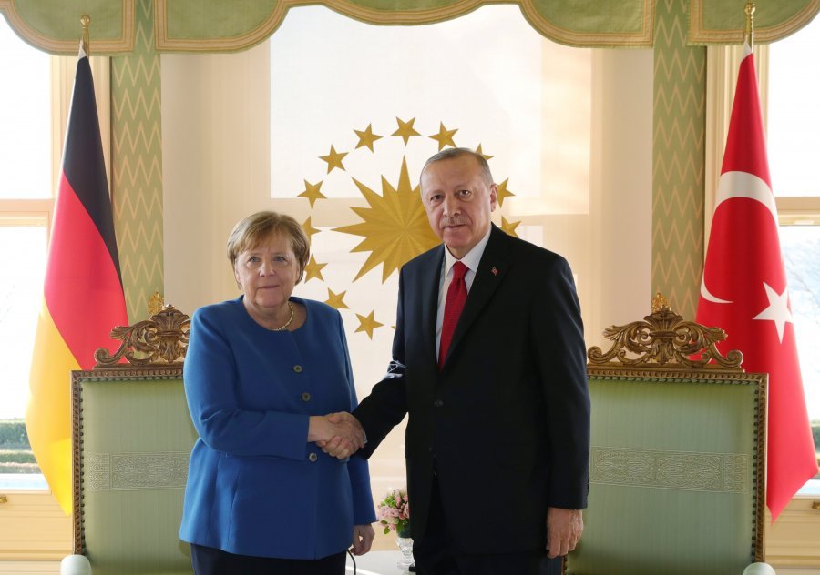 Erdogan-Merkel: ‘Europa duhet të jetë e drejtë për çështjet e Mesdheut’