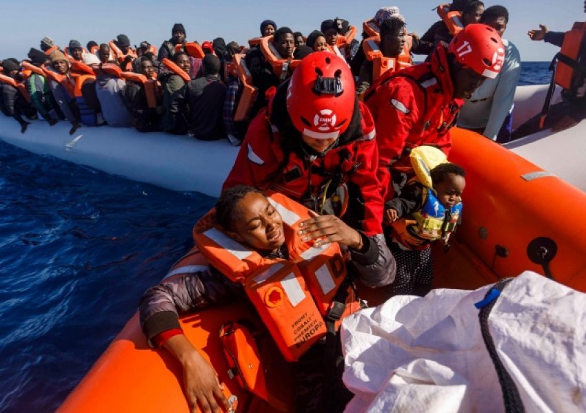 114 migrantë shpëtohen në Mesdhe